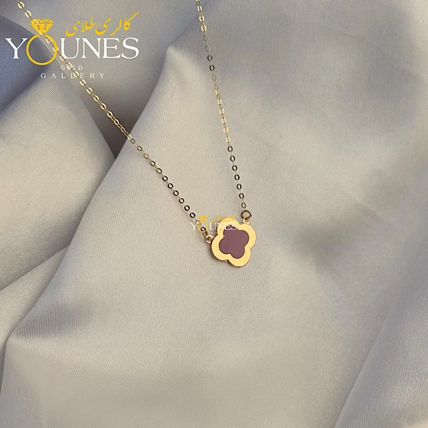 تصویر دوم گردنبند میناکاری ونکلیف صورتی بژ  طلا